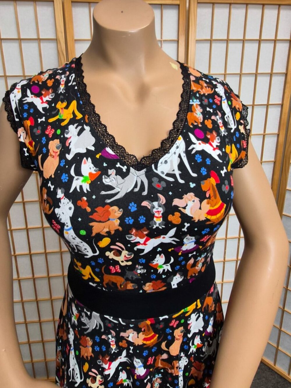 Disney the Dress Shop midi dress with Disney dogs print sleeveless EUC Medium - Picture 2 of 12